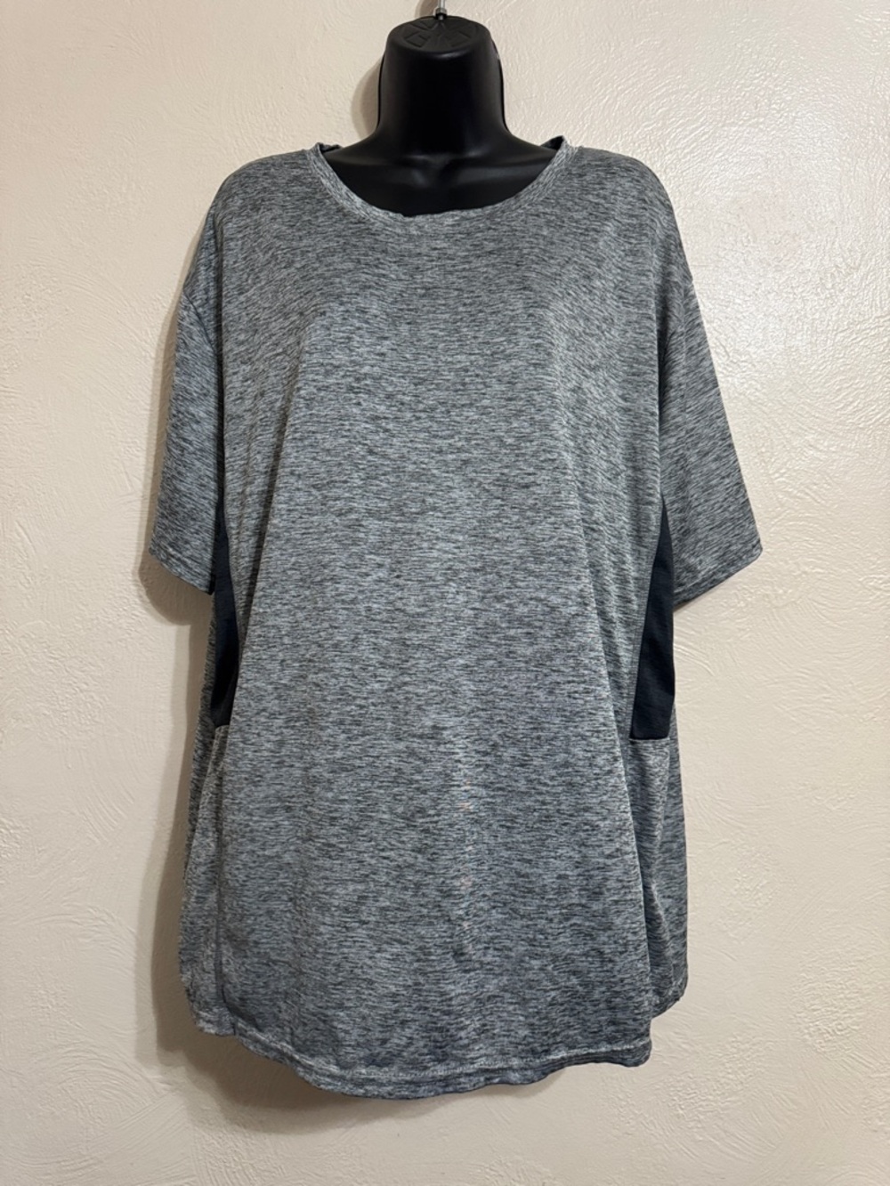 Men's Heathered Gray Short-Sleeve Casual Tee